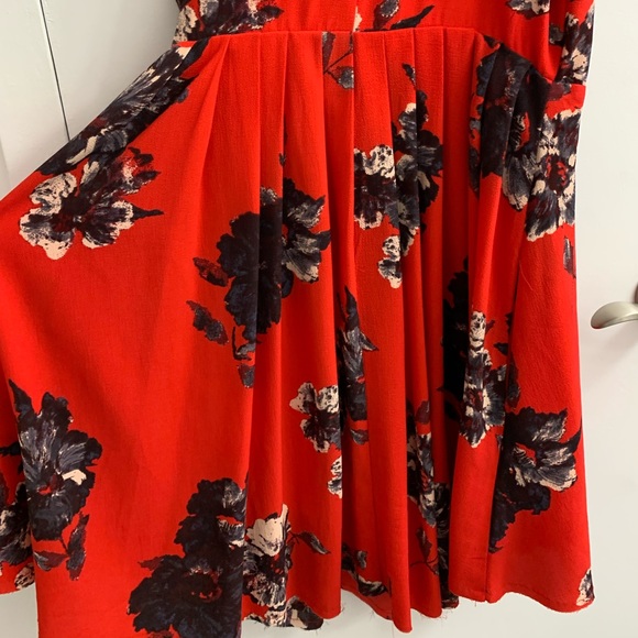 Free People Size 2 Cherry Red Floral Flutterby Fit & Flare Dress Back Keyhole - Picture 10 of 11